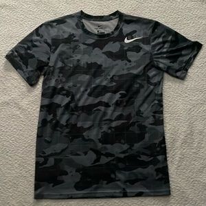 Men's Nike "The Nike Tee" Dri-Fit Legend Camo - Black, Size Small